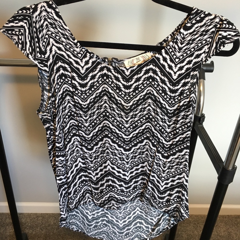Black and White top
